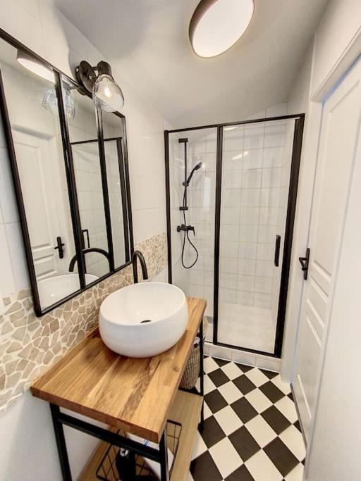 Bienvenue A La Tatoo Room Bourgoin-Jallieu Ngoại thất bức ảnh